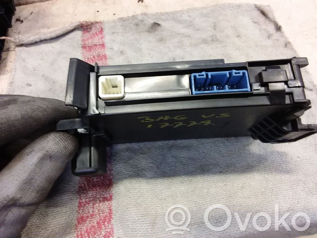 Módulo de confort/conveniencia   KD45675Y0G