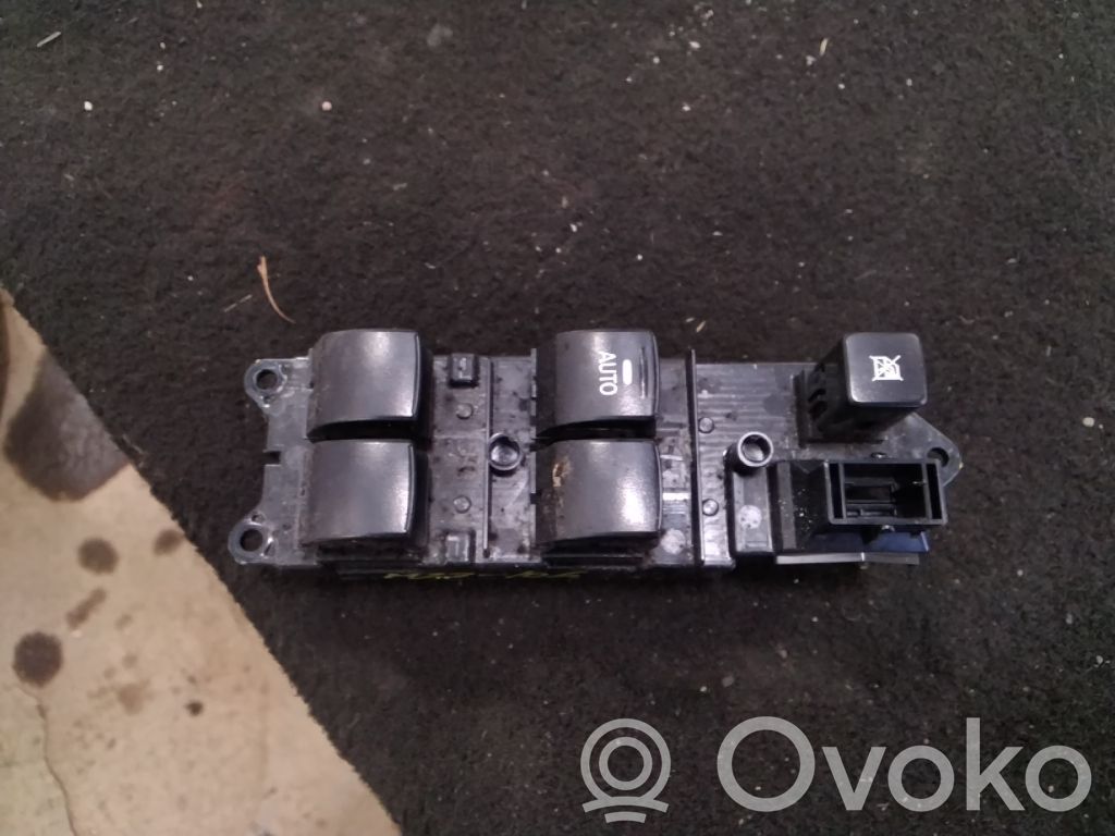 Electric window control switch   8608A331