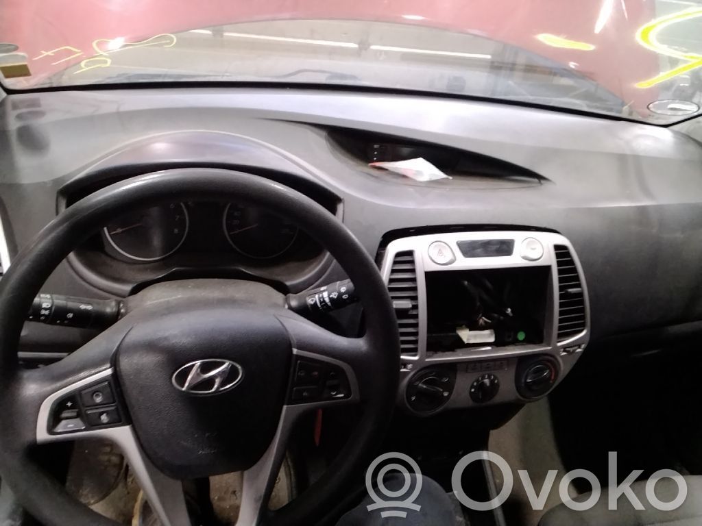 Hyundai i20 (PB PBT) Panel de instrumentos 
