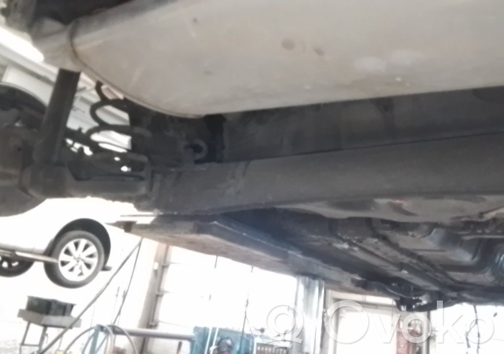 Aizmugurējais tilts   551001Y300