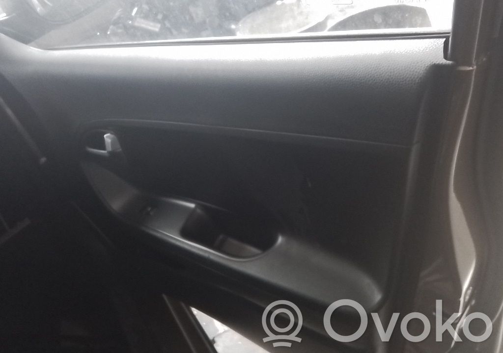 KIA Picanto Apšuvums aizmugurējām durvīm 