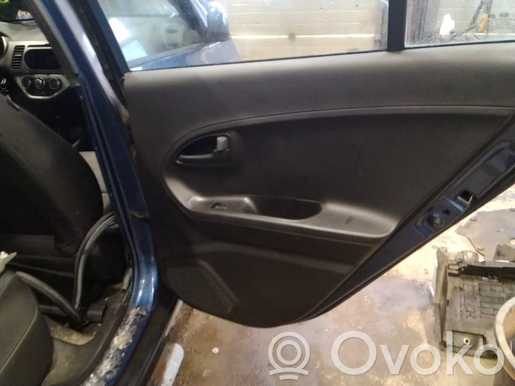 Apšuvums aizmugurējām durvīm   833081Y020BHG