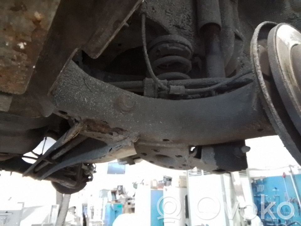 Aizmugurējais tilts   551001Y300
