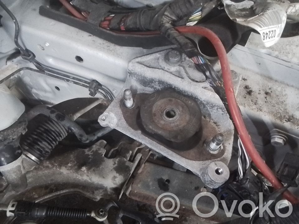 Gearbox mount   112205217R