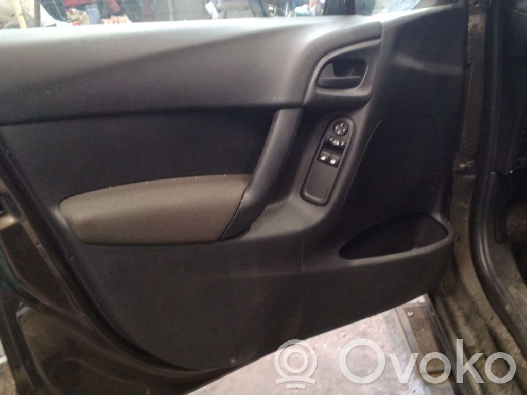 Citroen C3 Apšuvums aizmugurējām durvīm 