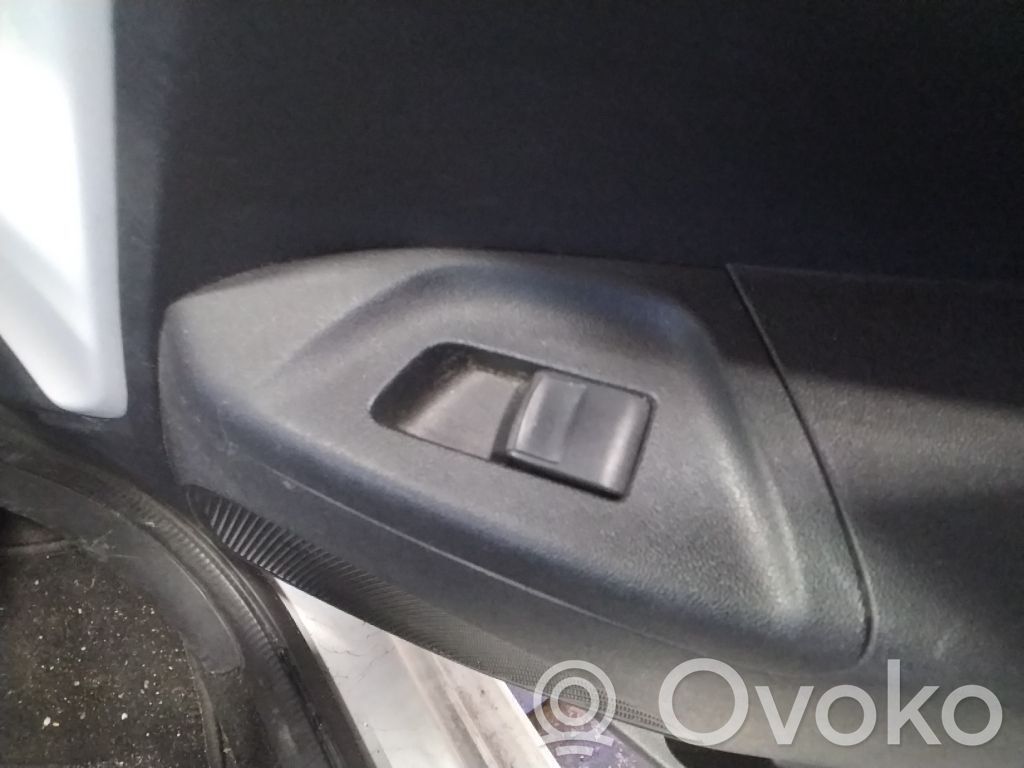 Interruptor del elevalunas eléctrico   B000954680