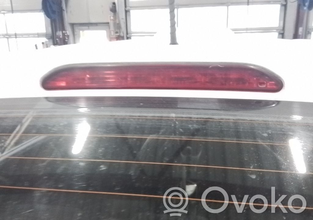 KIA Picanto Third/center stoplight 