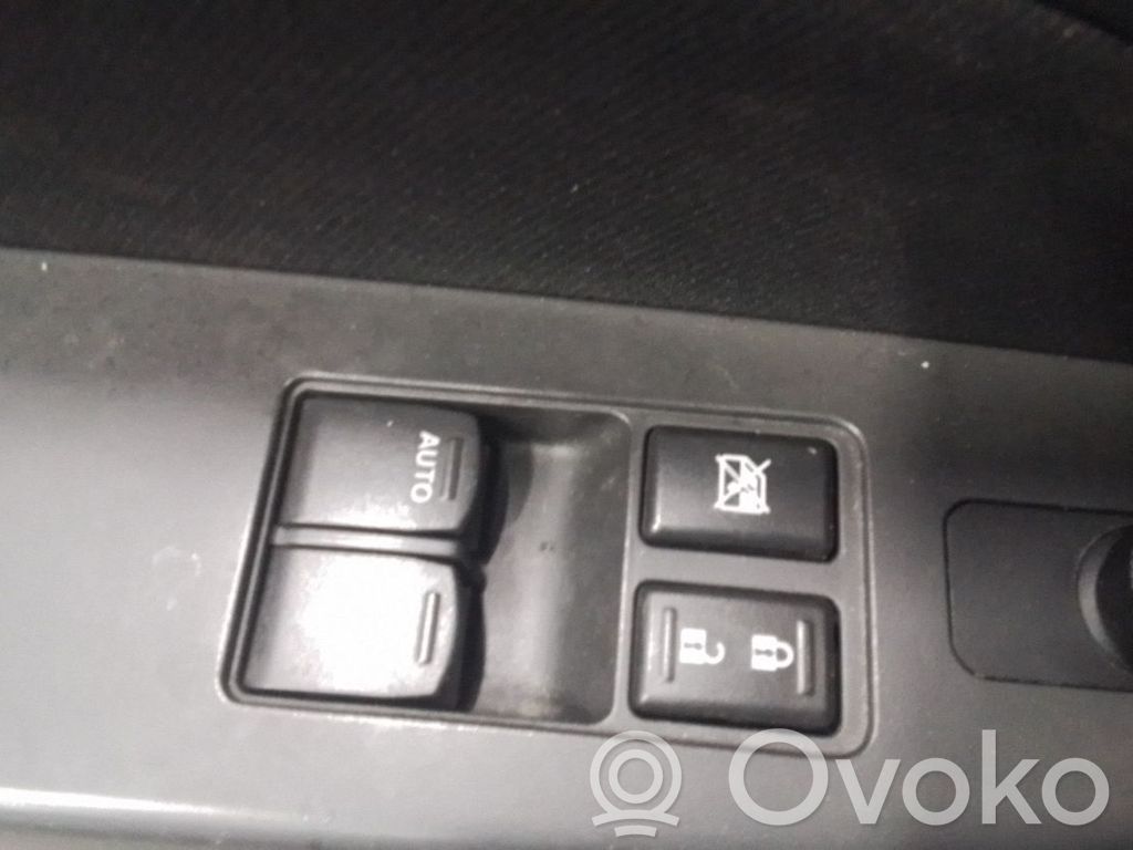 Suzuki Swift II Electric window control switch 