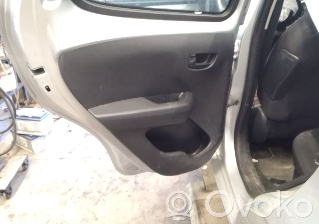 Citroen C1 Boczki / Poszycie drzwi tylnych 