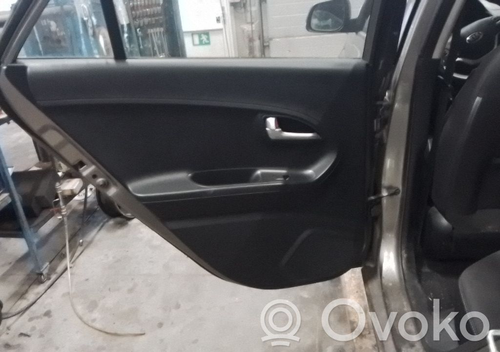 KIA Picanto Apšuvums aizmugurējām durvīm 