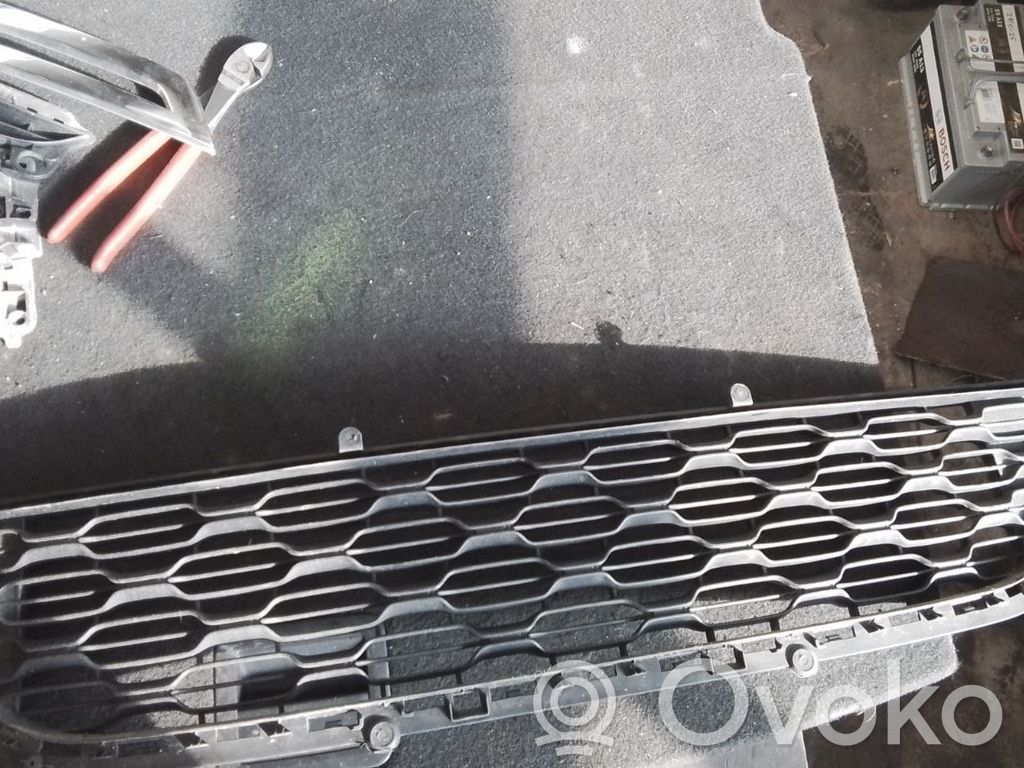 Citroen C3 Etupuskurin ylempi jäähdytinsäleikkö 
