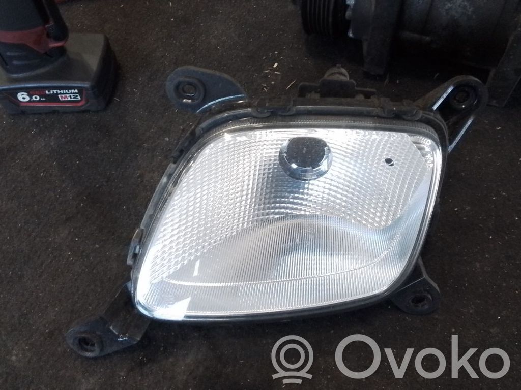 Luz de niebla delantera   922081Y500