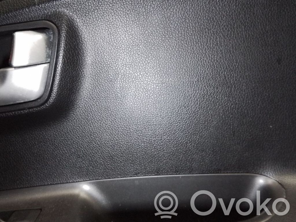 KIA Picanto Apšuvums aizmugurējām durvīm 