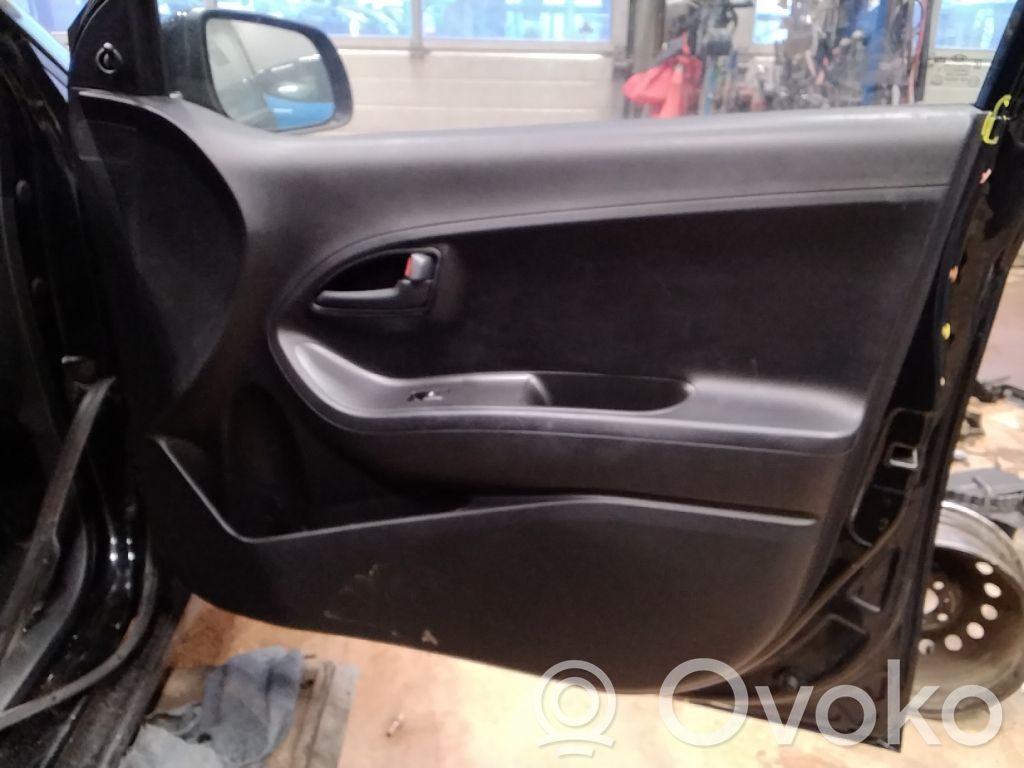 KIA Picanto Apšuvums aizmugurējām durvīm 