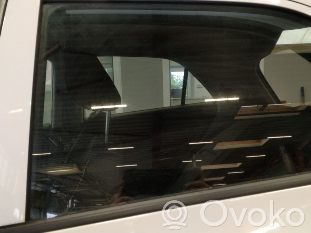 KIA Picanto Luna de la puerta delantera cuatro puertas 