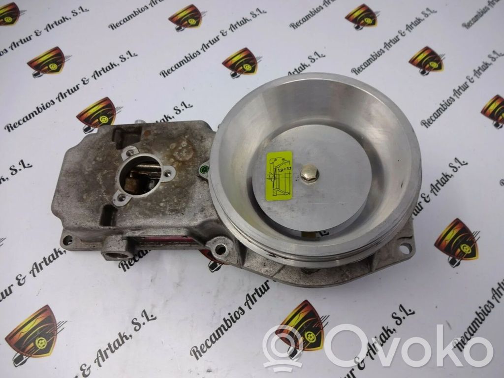 Volkswagen PASSAT B7 Przepływomierz masowy powietrza MAF 