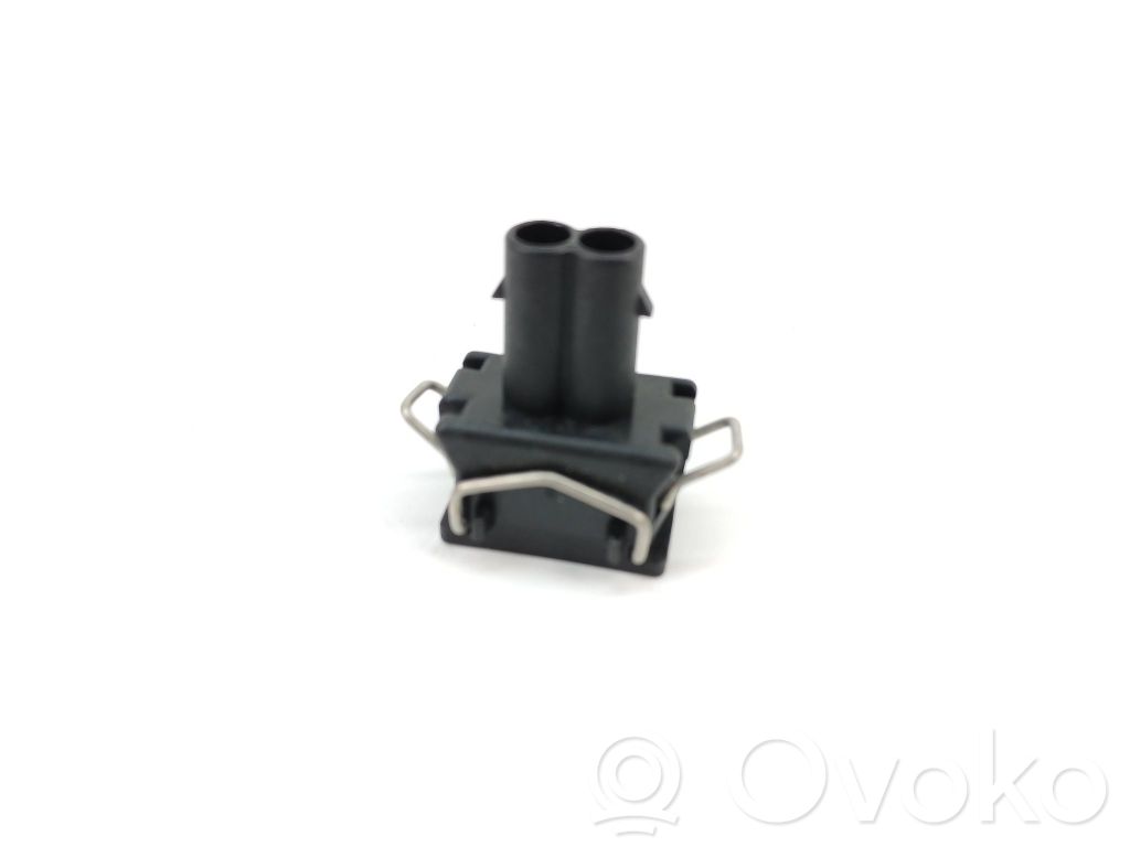 Volkswagen Golf III Conector de radio EUR ISO 