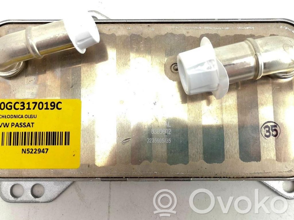 Volkswagen PASSAT B9 Radiatore dell’olio del motore 