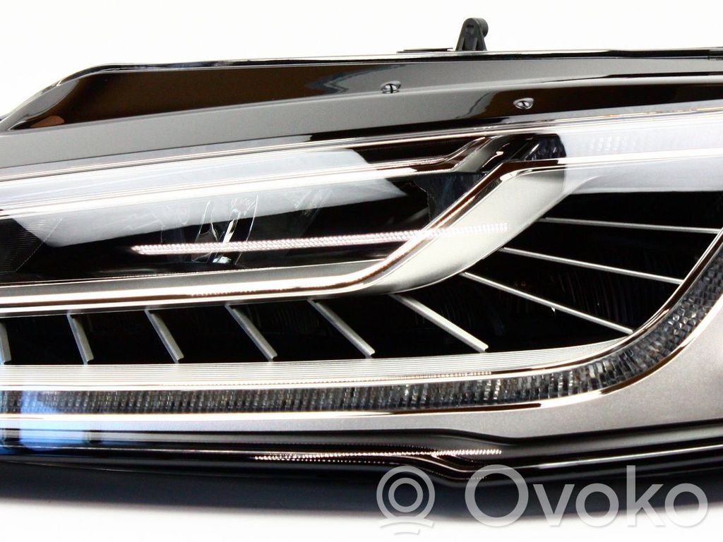 Audi A8 S8 D2 4D Far 