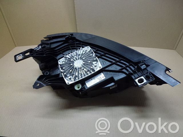 Opel Astra L Lampa przednia 