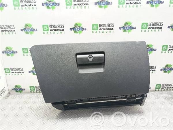 Glove box   204D4,51167075479