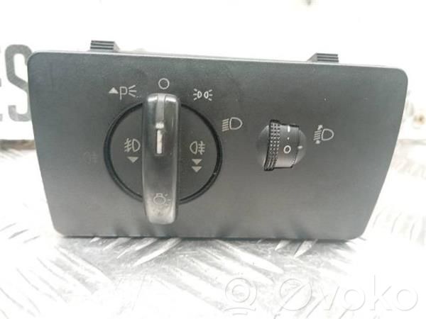Light switch   N7BA,1S7T13A024DB
