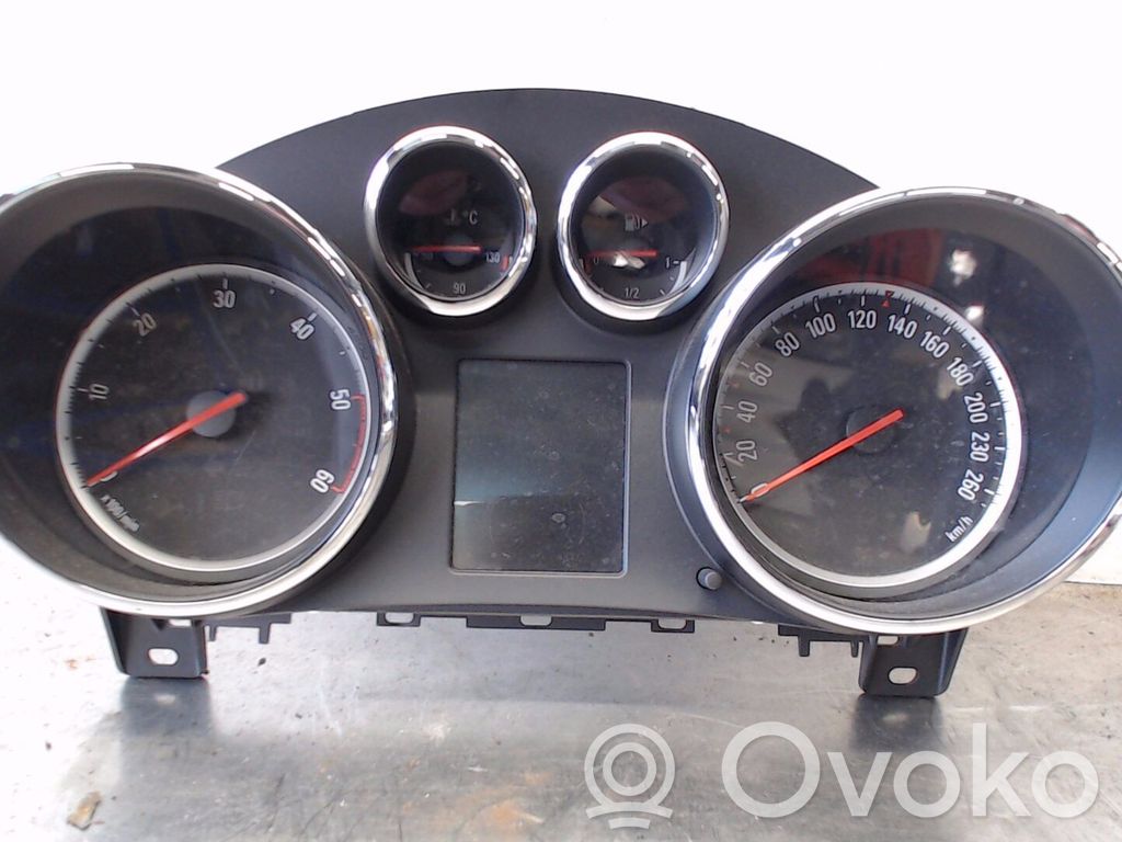 Opel Astra J Tachometer 