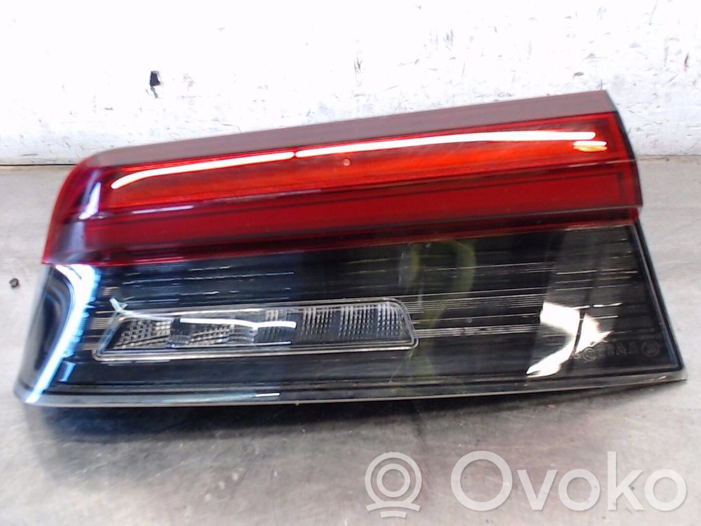 BMW 3 G20 G21 Lampy tylnej klapy bagażnika 