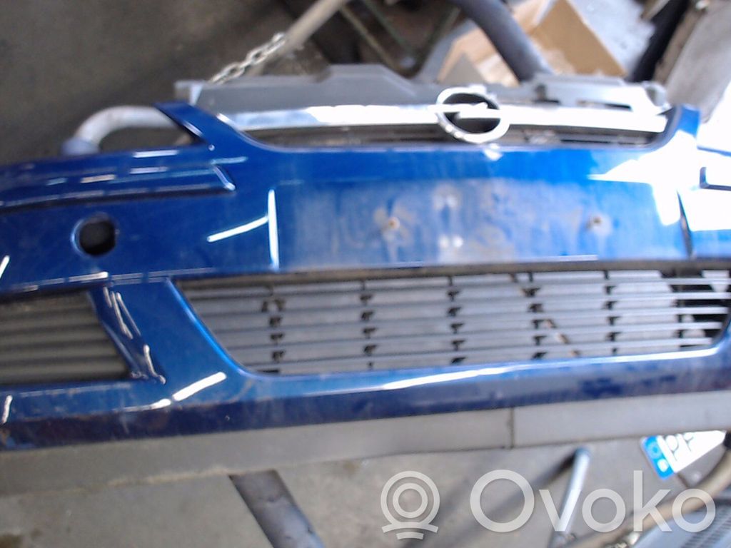 Opel Corsa C Parachoques delantero 