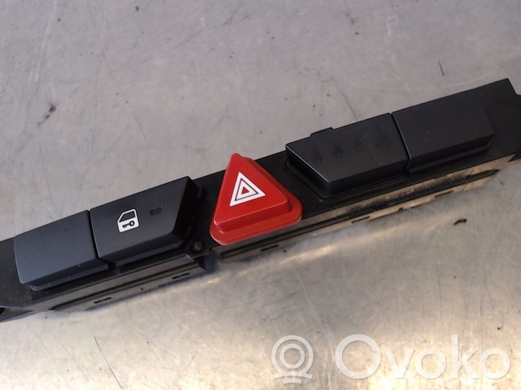 Hazard light switch   937001H000
