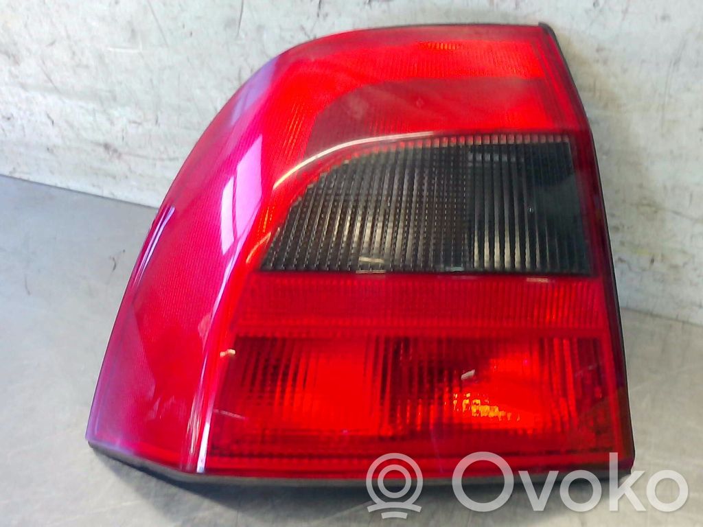 Opel Vectra B Lampă spate în caroserie 