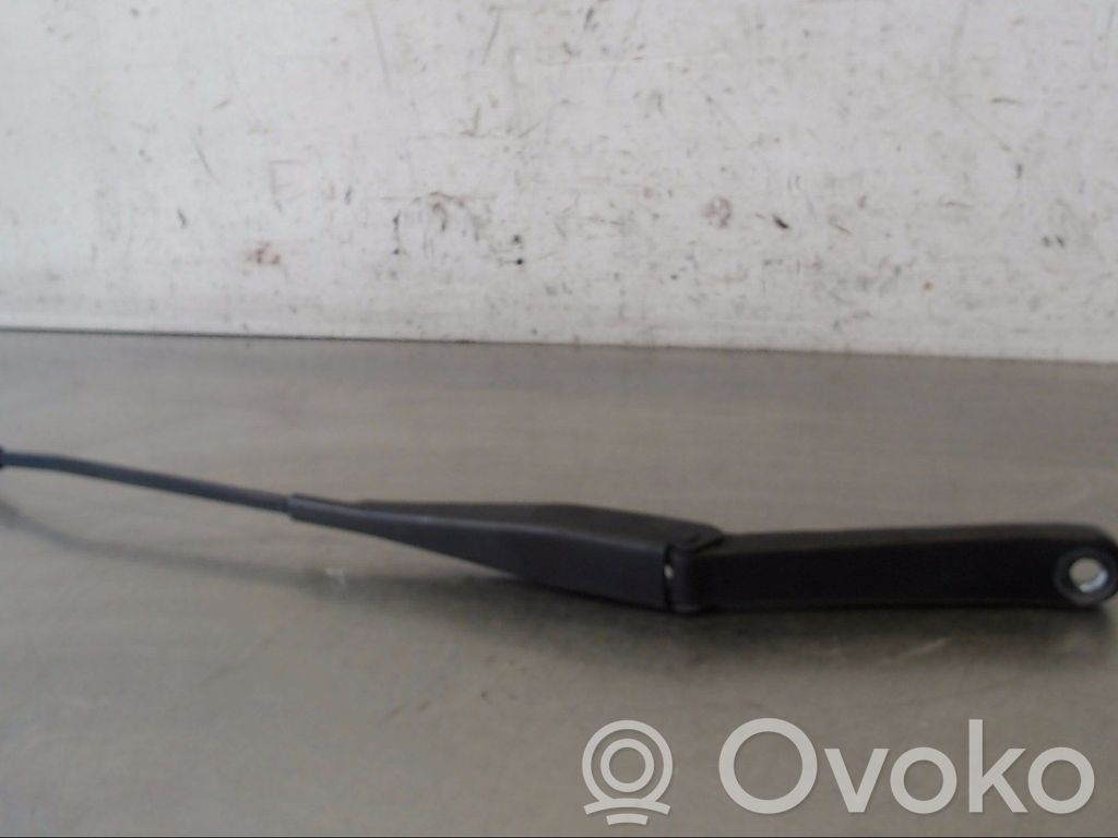Ford Focus Front wiper blade arm 