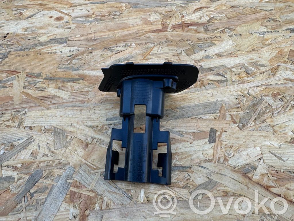 Front bumper mounting bracket   31690936