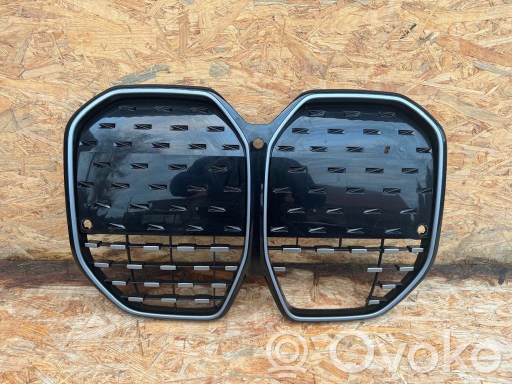 BMW i4 Augšējais režģis 