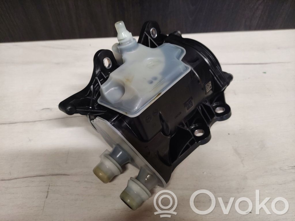 BMW X1 U11 Termostaatin kotelo 