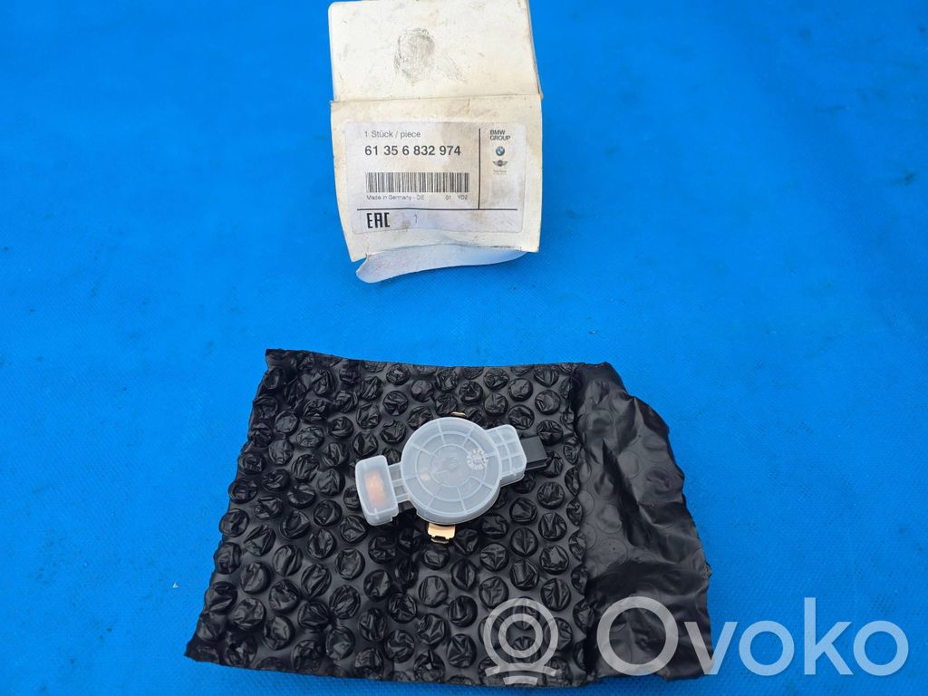 Rain sensor   6832974