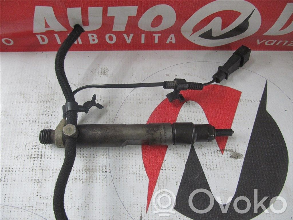 Volkswagen Golf IV Fuel injector 