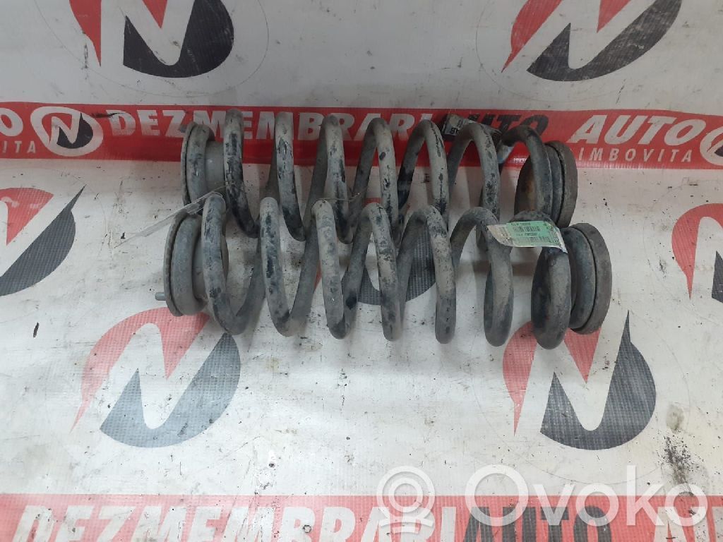 Jeep Grand Cherokee Rear coil spring 