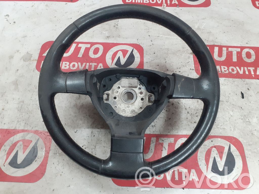 Volkswagen PASSAT B6 Steering wheel 