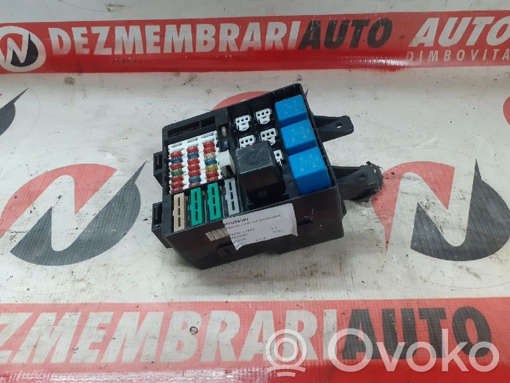 Hyundai Matrix Ramka / Moduł bezpieczników 