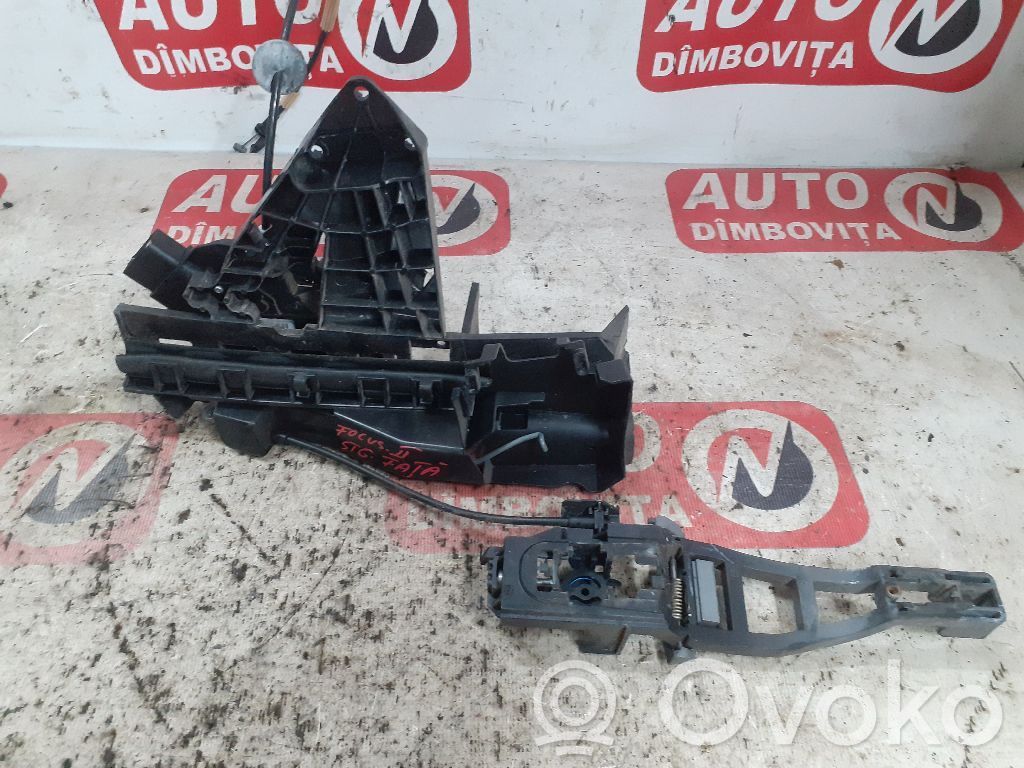 Ford Focus Front door lock 