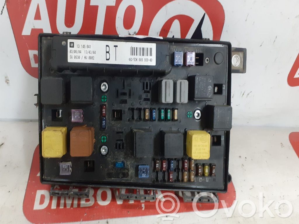 Opel Astra H Module de fusibles 