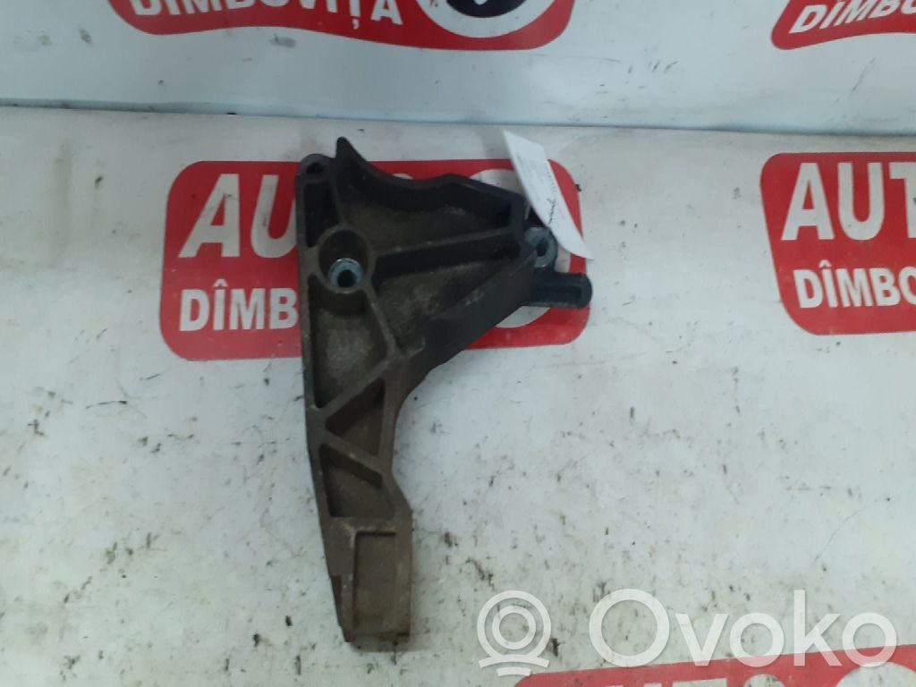 Engine mounting bracket   13125625,Z17DTL