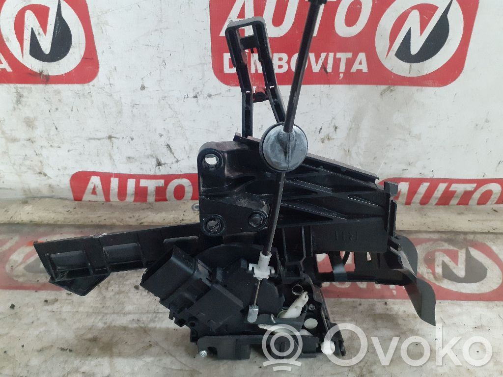 Ford Focus Aizmugurē slēdzene 