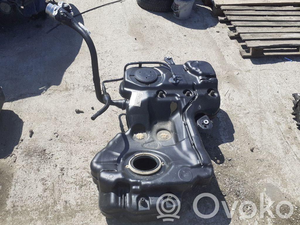 Audi A4 S4 B8 8K Zbiornik paliwa 