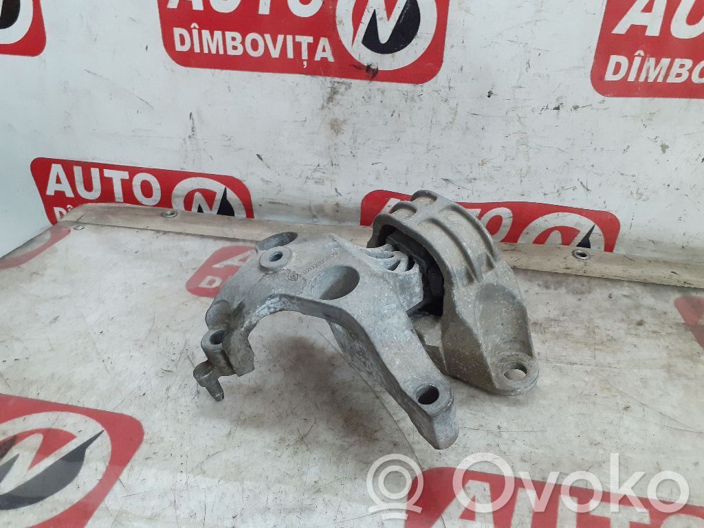 Dacia Logan I Engine mount bracket 