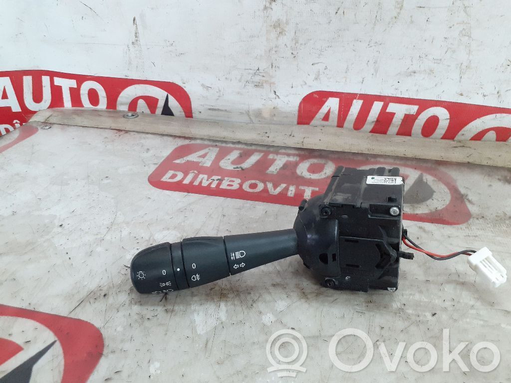 Front indicator light   E1109559