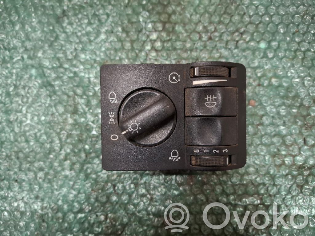 Opel Astra G Light switch 