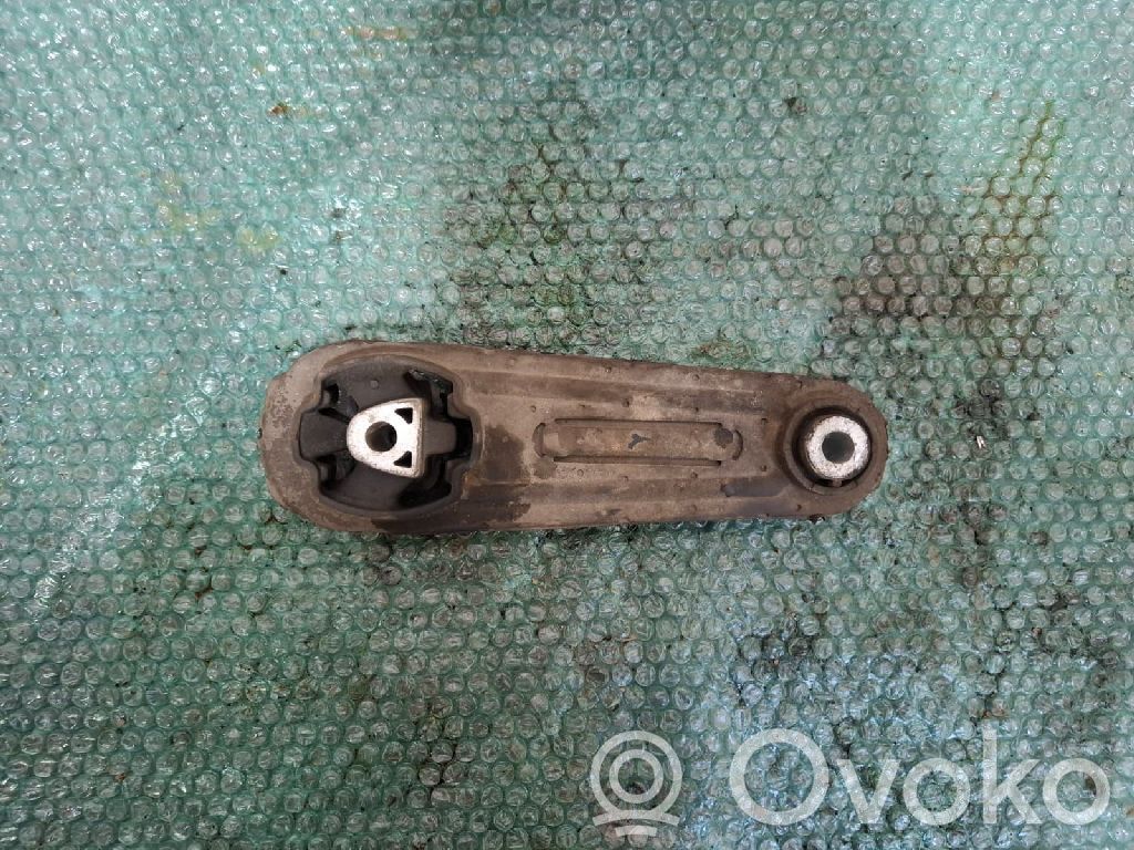 Dacia Logan I Engine mount bracket 