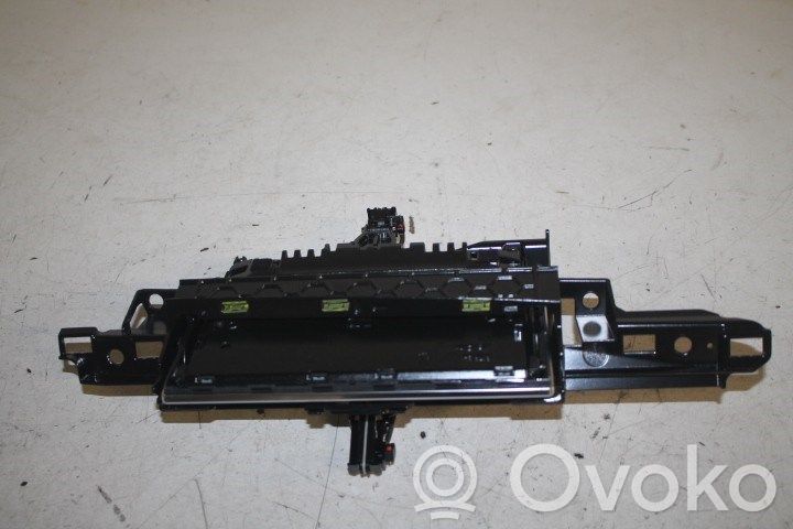 Audi RS7 C7 Panel radia 